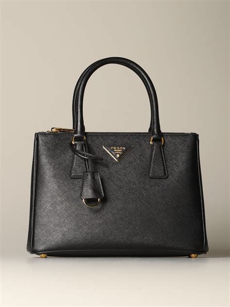 prada damentaschen|Prada handtasche.